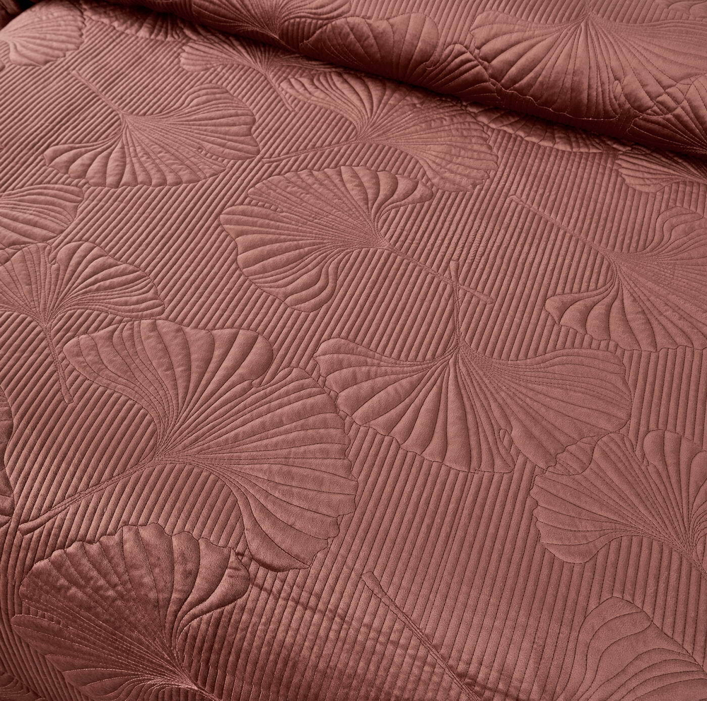 Покрывало 240x260 Sofi De MarkO Бенита цвета марсалы