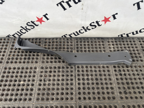 Накладка (дефект) порога правая 2023г