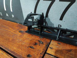 Кронштейн фары правой Mazda 3 (BK) 02-09 Новое Оригинал BP4K50151D