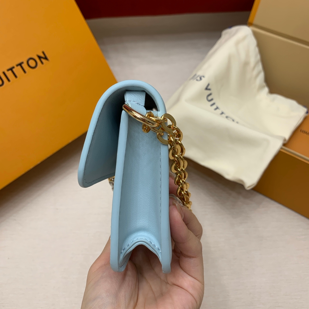 Louis Vuitton Wallet On Chain LV Bloom
