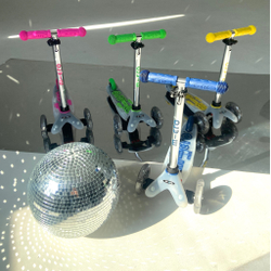 Самокат Mini Micro Deluxe Flux LED неоновый зеленый