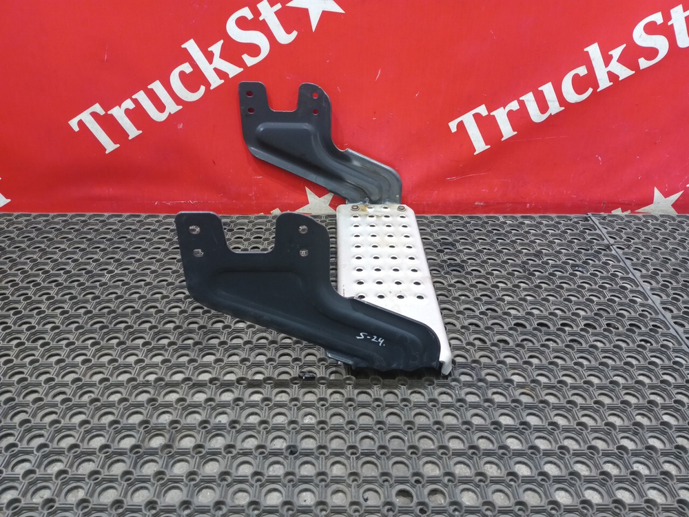 Подножка ящика АКБ 2021г.