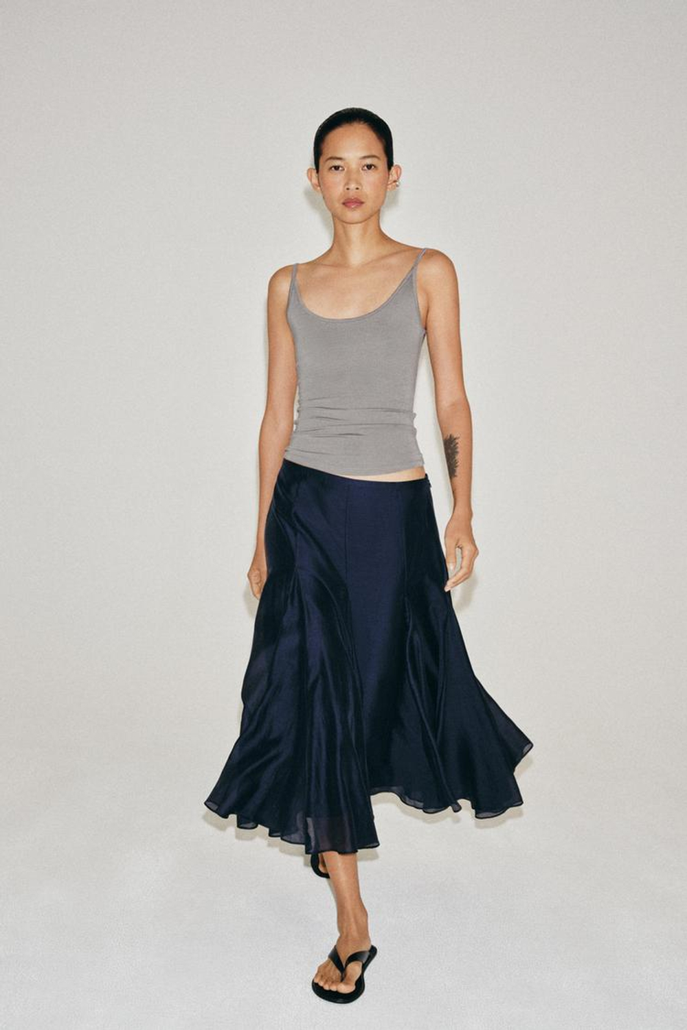 ZARA СТРУЯЩАЯСЯ ЮБКА — ZW COLLECTION, МОРСКОЙ СИНИЙ