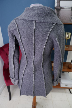 Жакет красивый шерстяной 42-44 размер