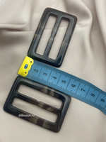 Пряжка коричневая с бежевыми прожилками