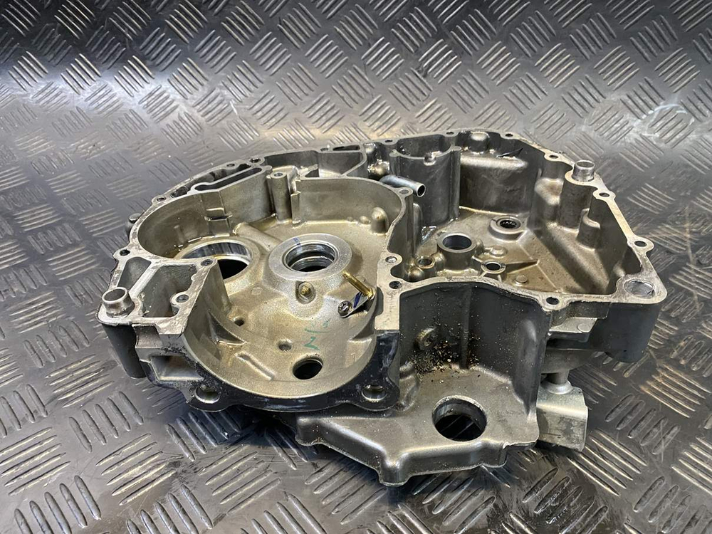 Левая часть картера KTM 250 Duke 2020