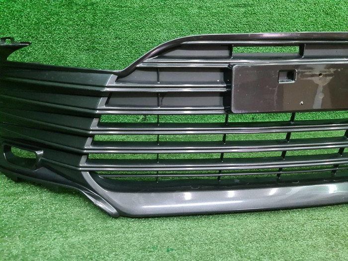 Решетка переднего бампера Toyota Camry xv70 20-нв