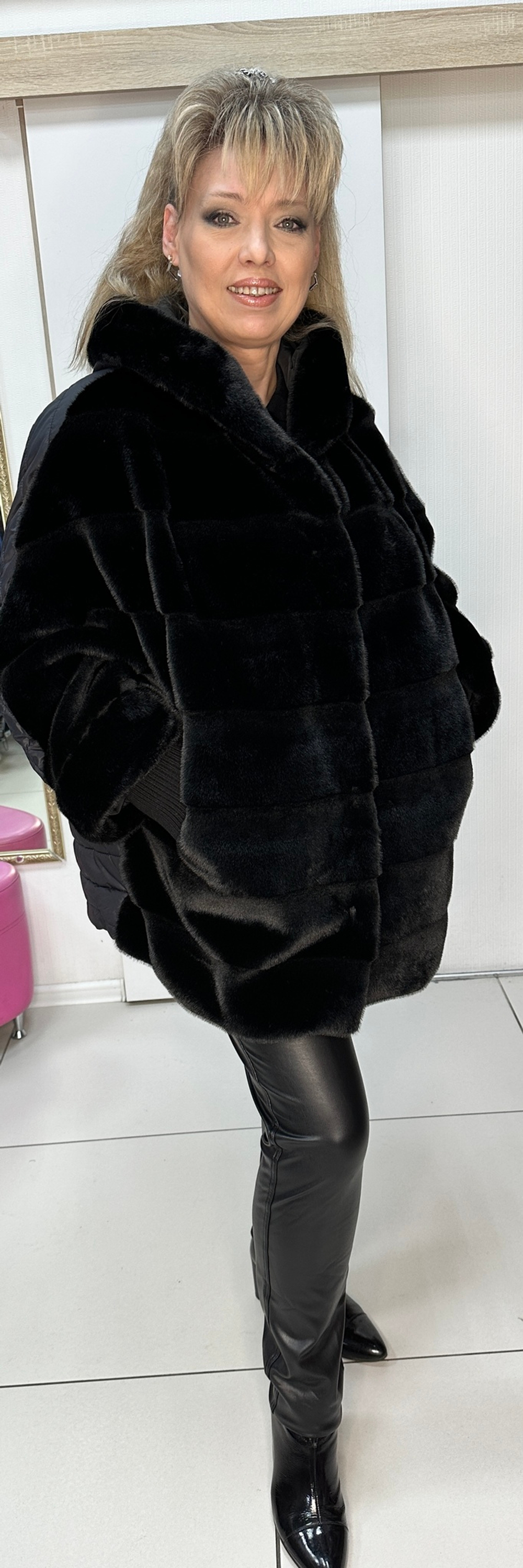 Черная комбинированная куртка-шубка из искусственного меха