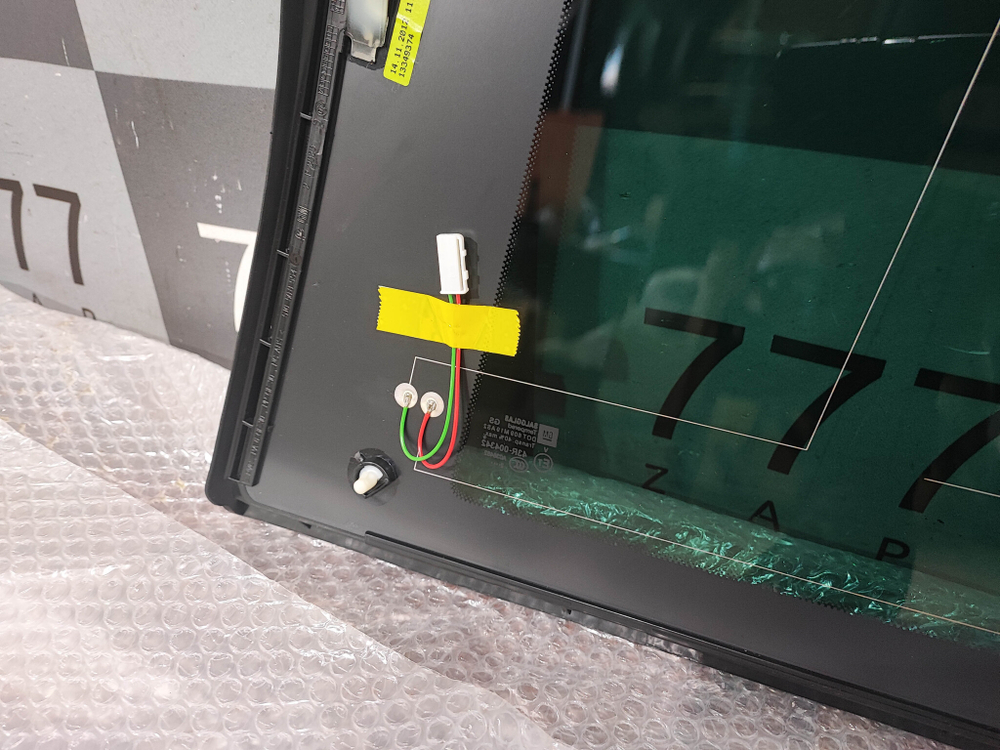 Стекло багажника правое Opel Astra J GTC Новое Оригинал 13349374