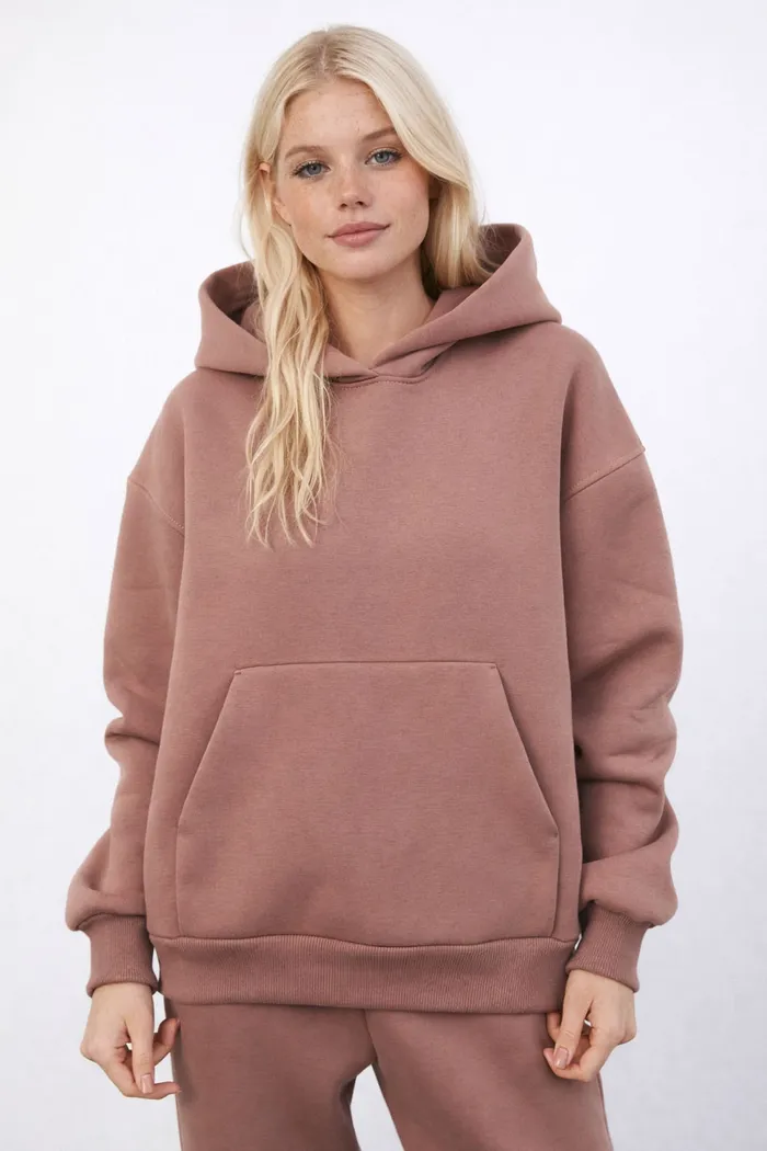 Утепленное худи свободного кроя цвета молочный шоколад
