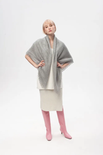 Оренбургский пуховый платок с шелком П1-120-03 серый