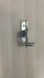 Петля (кронштейн) для холодильника Hansa (Ханса) верхняя левая 1023005