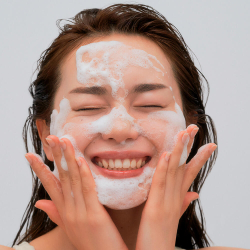 UIQ  Очищающая пенка с пробиотиками - Biome Barrier Cleansing Foam, 120 мл