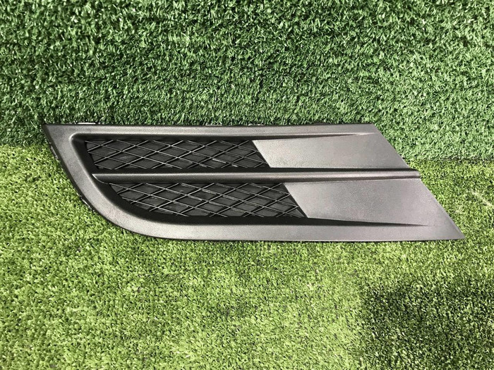 Заглушка ПТФ левая VW Jetta 6 (2014-2018)