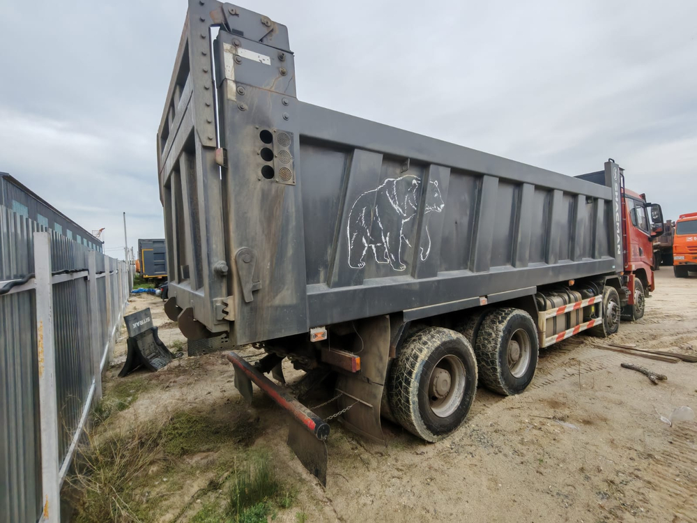 Shacman (Shaanxi) SX* 8x4 Самосвал SX331863366 (Дизельный, 12,5 л, 544 л.с., МТ)