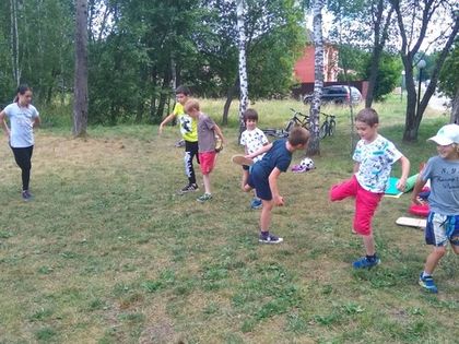 В «Романовском Парке» регулярно проводятся занятия по ОФП и беговелу