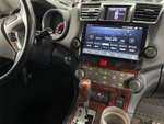 Магнитола для Toyota Highlander 2 2007-2013 XU40 - FarCar BM035M на Android 13, QLED, TS10, 4Гб+32Гб, CarPlay, 4G SIM-слот (крутилки декоративные)