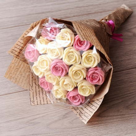 Букет из шоколада "Мини-розы" 19 штук