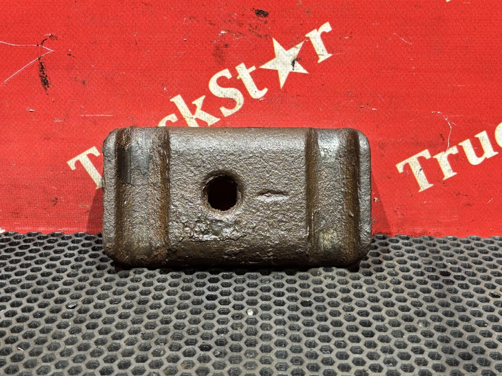 Проставка стремянки рессоры