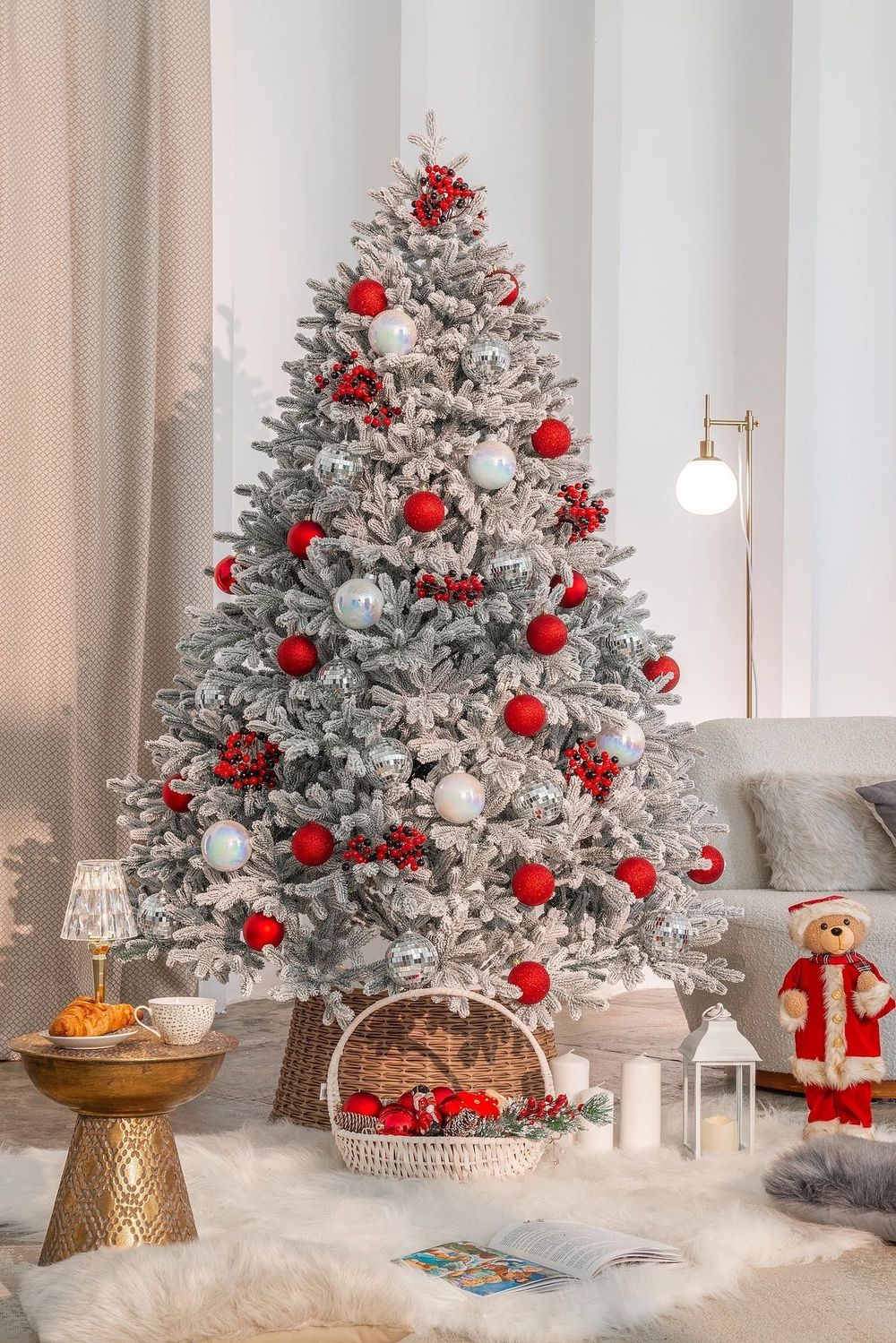 Заснеженная елка «Швейцарская» (Литая хвоя) 210 см / 2.1 м