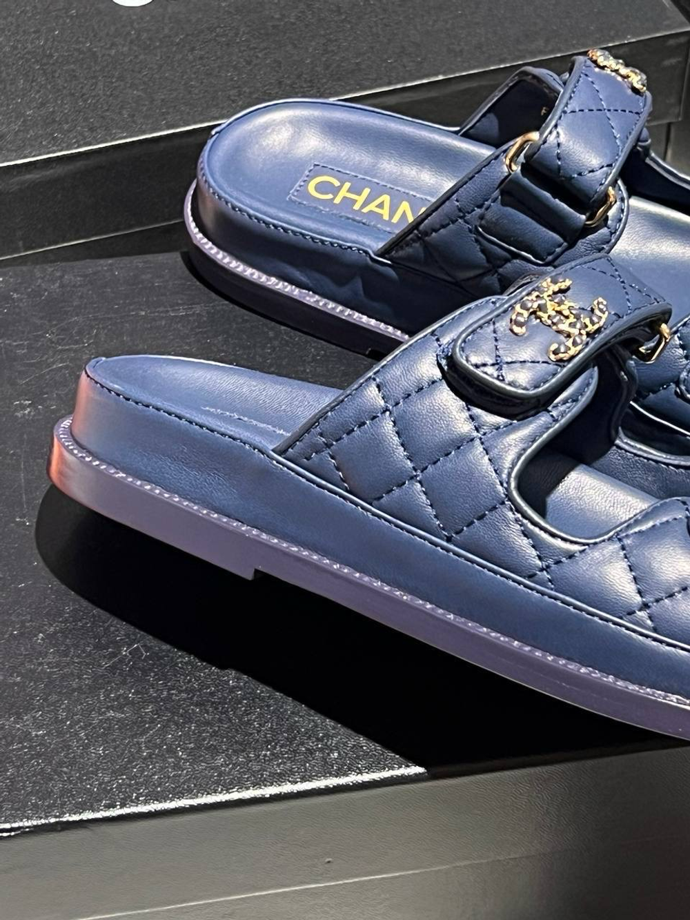 Сандалии Chanel