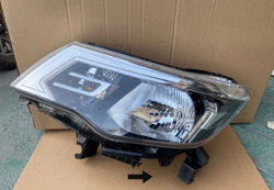 Оригинальная передняя фара Nissan Terra (галоген/LED),
