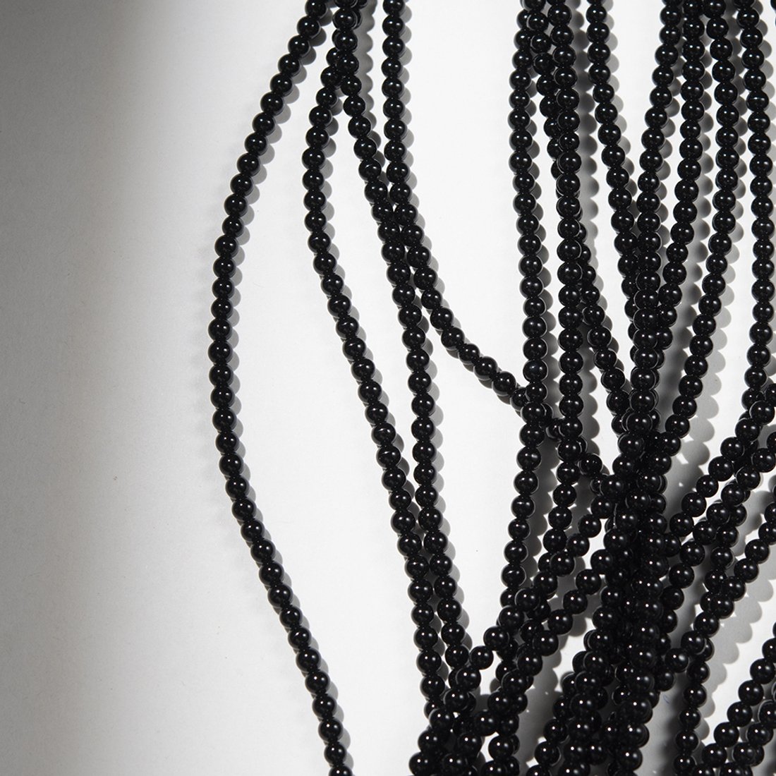 Черный агат тонированный натуральный, бусины в форме шара, 4,3мм