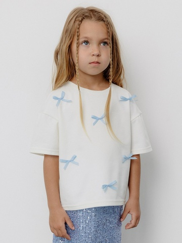 Футболка с голубыми бантиками