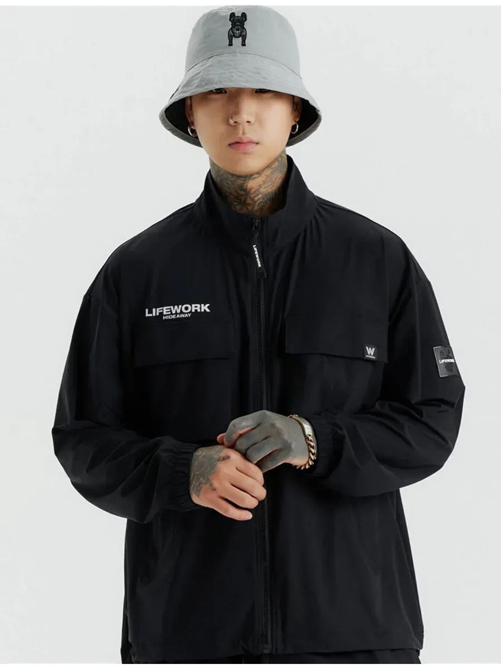 Куртка на молнии с нашивными карманами