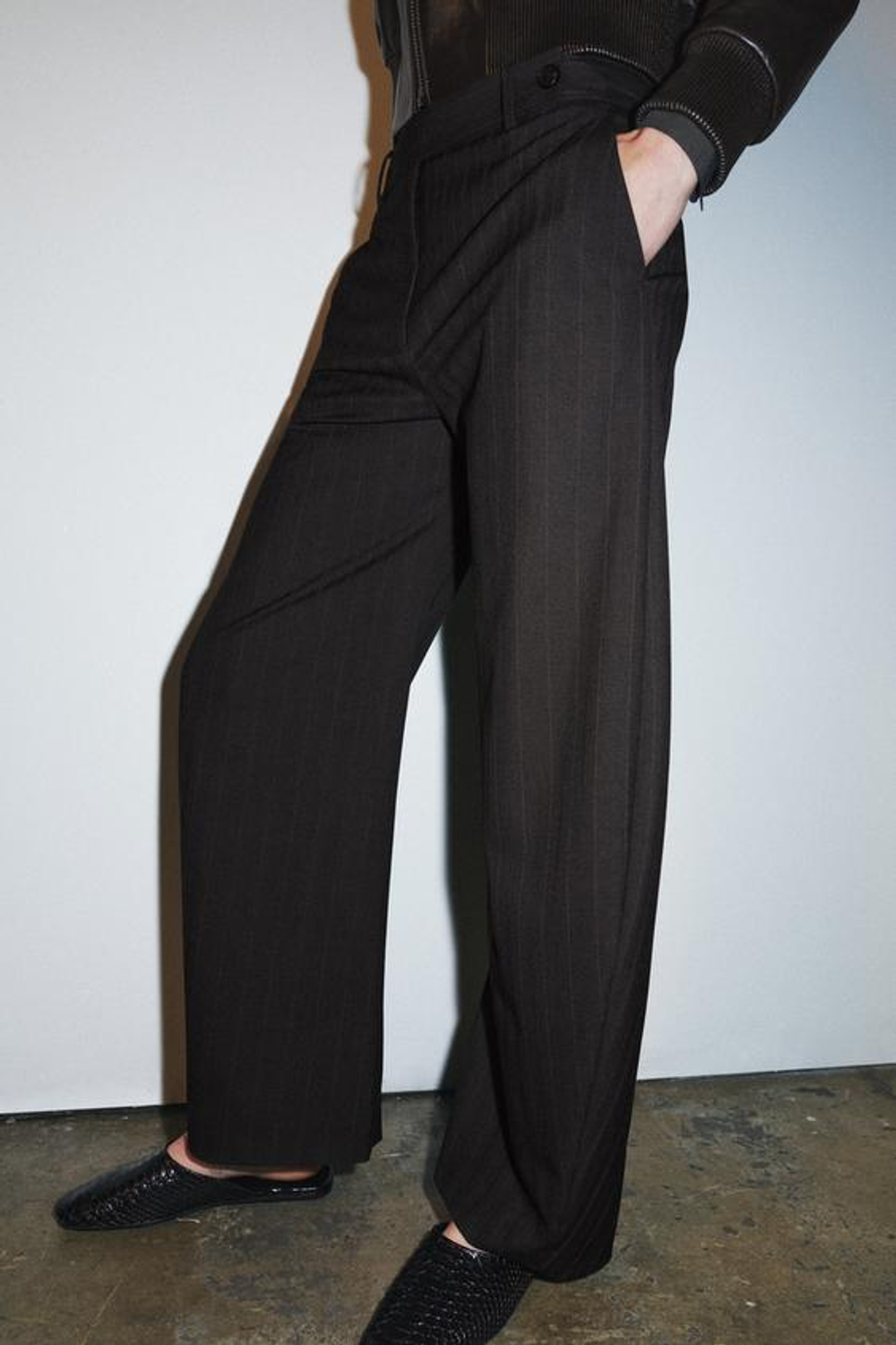 ZARA БРЮКИ В ТОНКУЮ ПОЛОСКУ — ZW COLLECTION, КОРИЧНЕВЫЙ