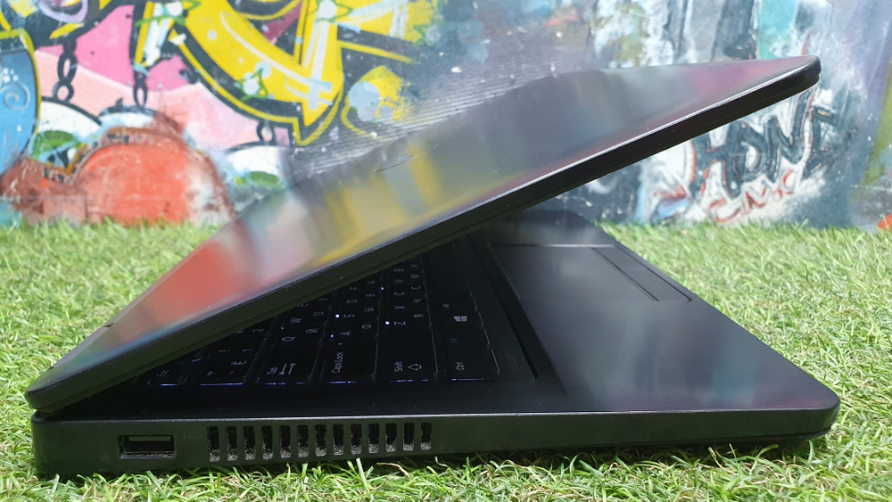 Ноутбук DELL i3-6/8Gb