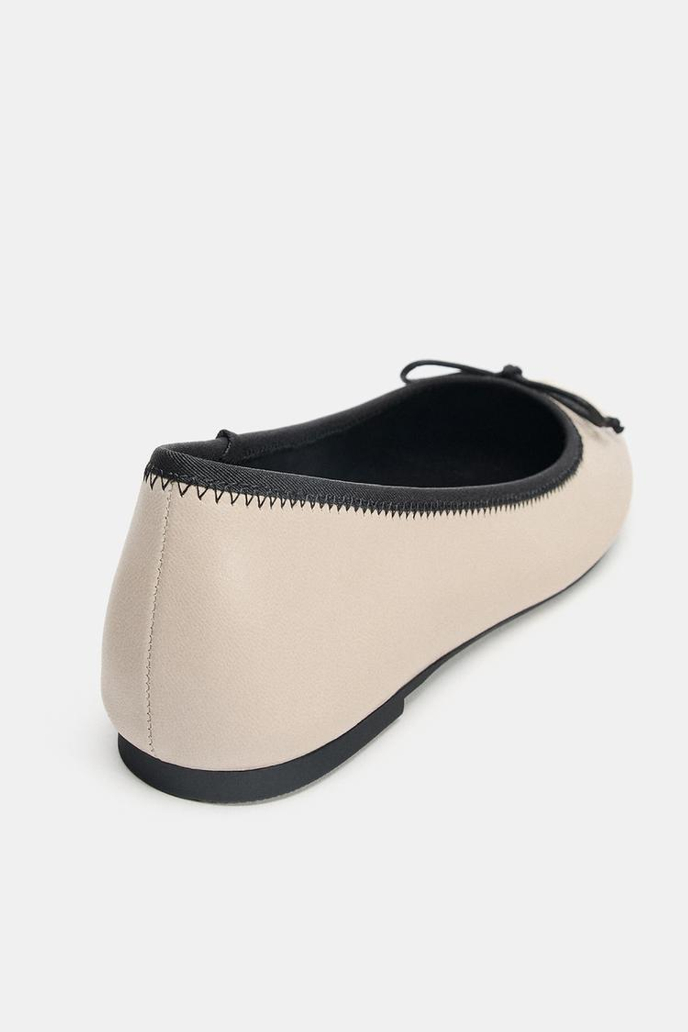 ZARA КОЖАНЫЕ БАЛЕТКИ С КОНТРАСТНЫМИ ЭЛЕМЕНТАМИ, ЭКРЮ