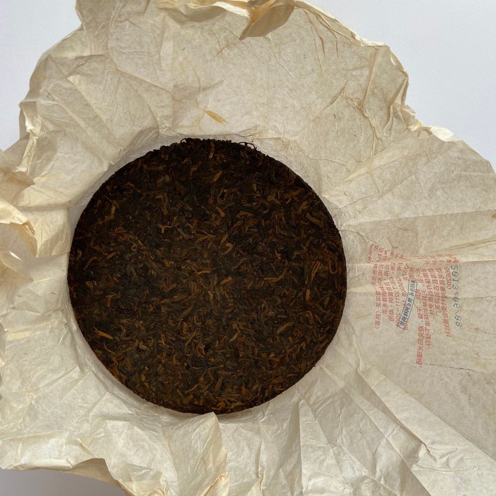 Шу пуэр. Чан Сян Гун Бин (камфорный торт) 357г. 2015 год