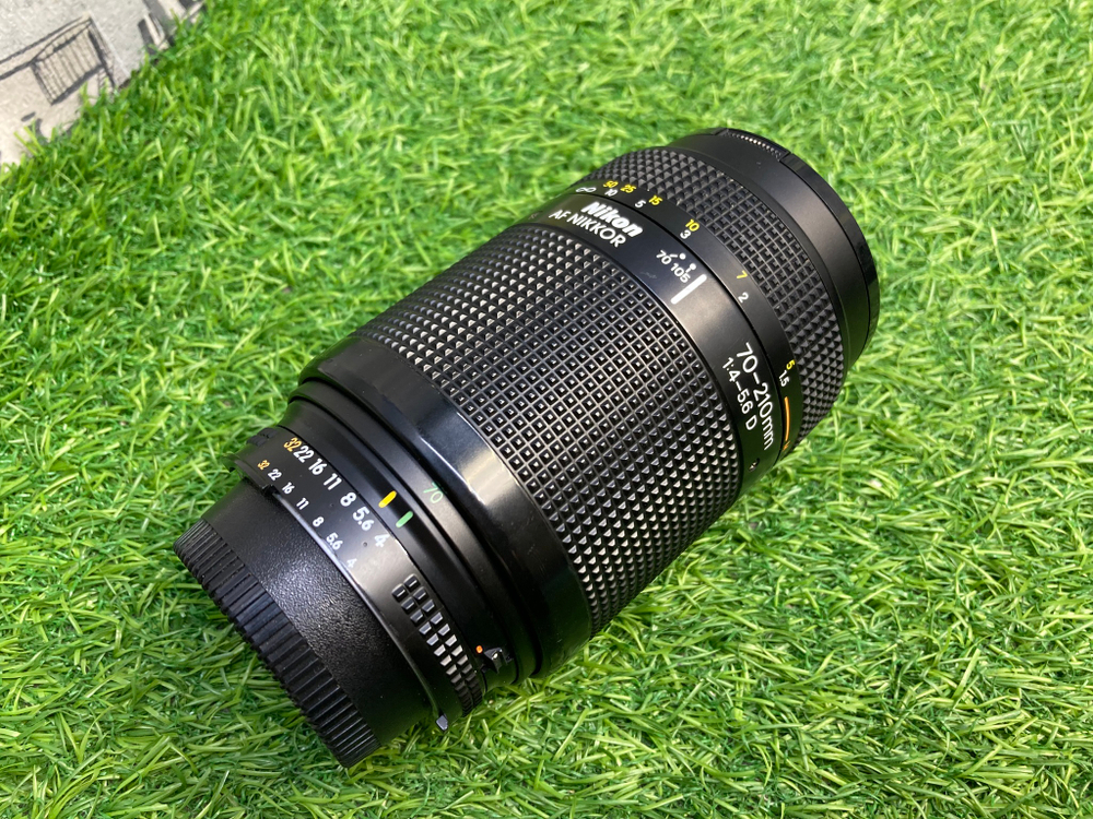 Nikon AF Nikkor 70-210mm 4-5.6 D
