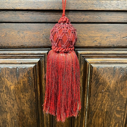 Кисть красная 20 см