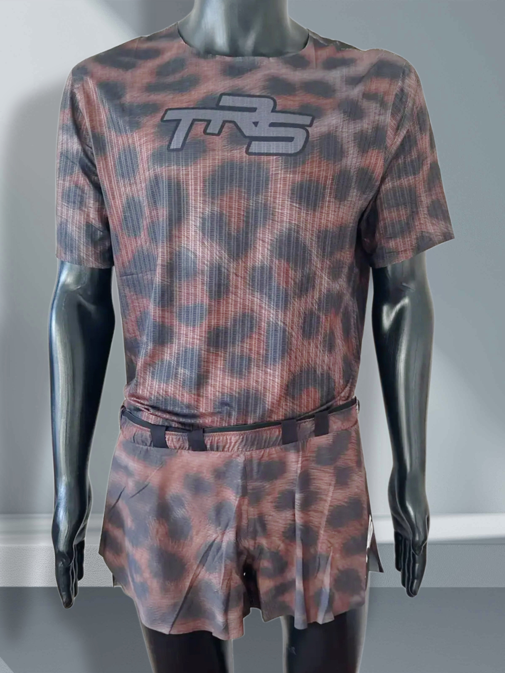 Леопардовые шорты бега TRS 2026 M