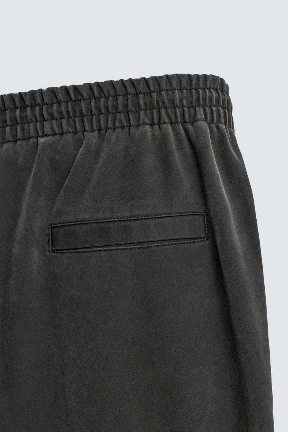 ZARA БРЮКИ RELAXED FIT ИЗ ИСКУССТВЕННОЙ КОЖИ С ЗАКЛЕПКАМИ, ЧЕРНЫЙ