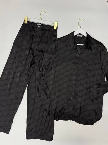 Костюм Balenciaga