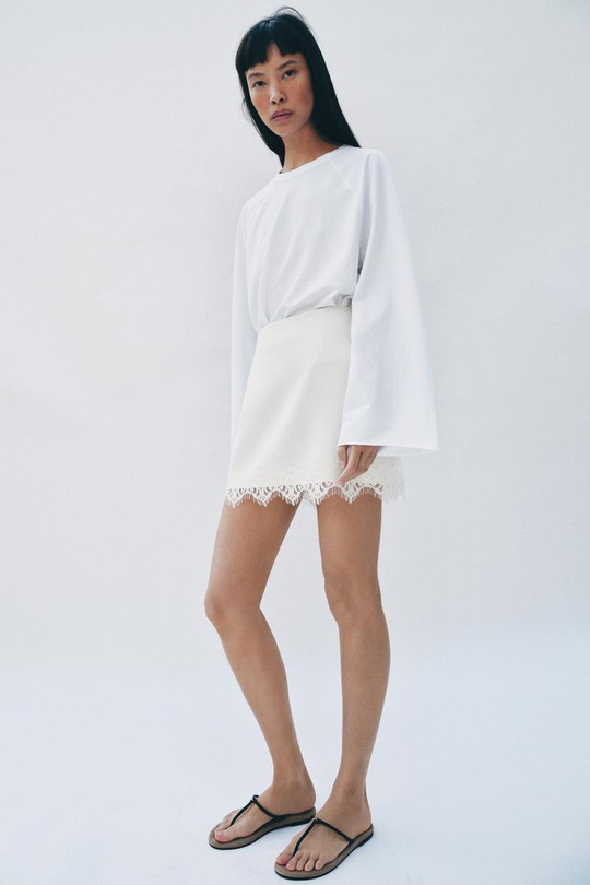 ZARA ЮБКА-ШОРТЫ С КРУЖЕВНЫМ НИЗОМ, ЭКРЮ