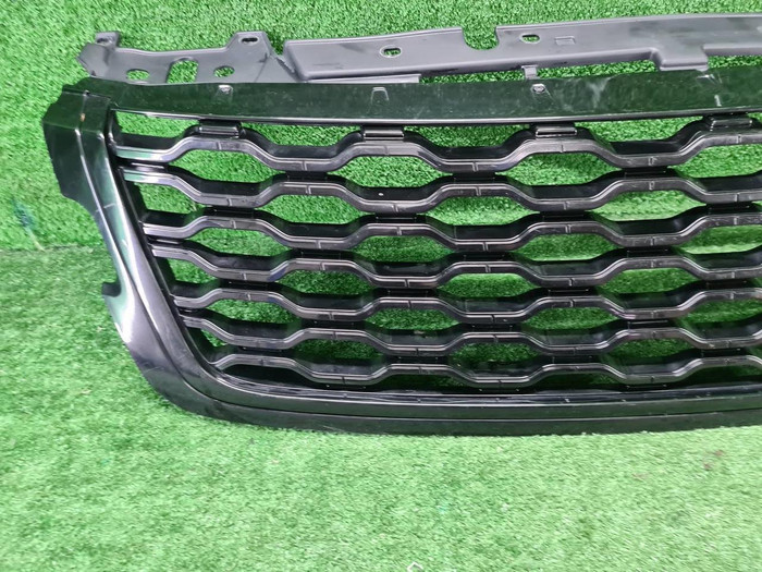 Решетка радиатора Range Rover Velar (2017-2023)