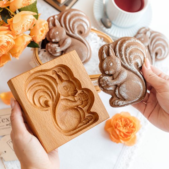 Пряничная форма Белочка