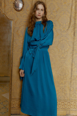 ZARA АТЛАСНОЕ ПЛАТЬЕ МИДИ С ЗАВЯЗКАМИ, УТИНО-СИНИЙ