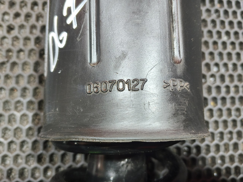 Амортизатор кабины передний 2020г