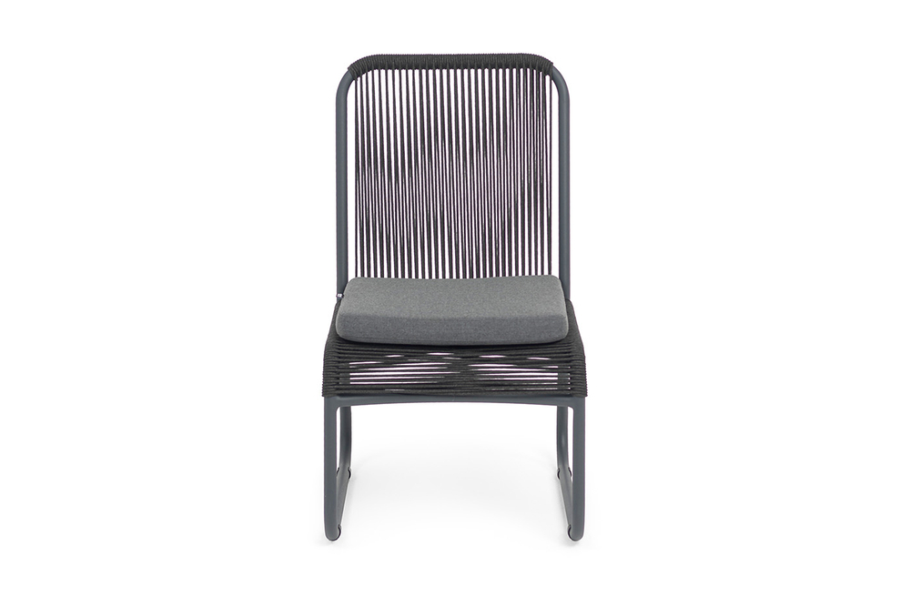 "Ането" стул плетеный из роупа, каркас алюминий темно-серый (RAL7024) муар, роуп темно-серый круглый, ткань темно-серая 027