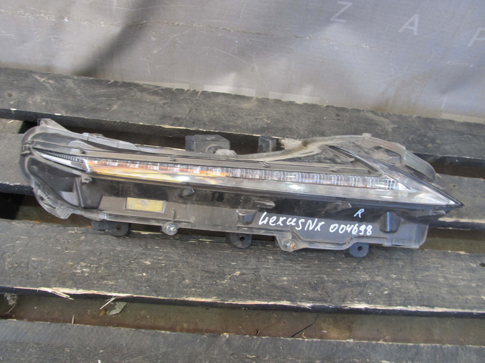 дхо правый LED Lexus NX 1 14-21 Б/У  8161378040