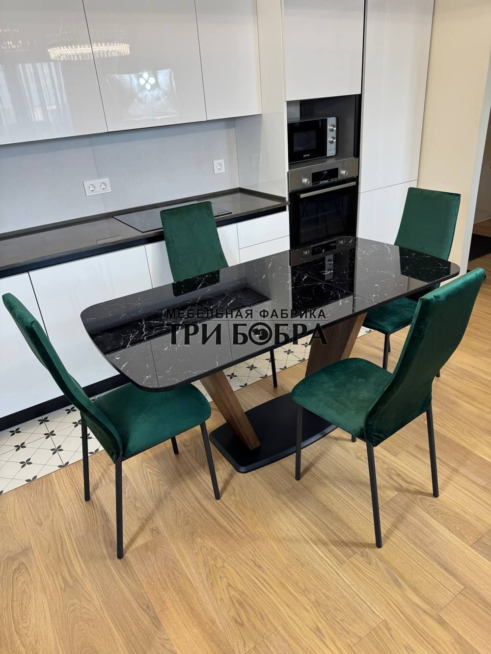 Кухонный раскладной стол "Прадо" черный мрамор и 4 стула Милан