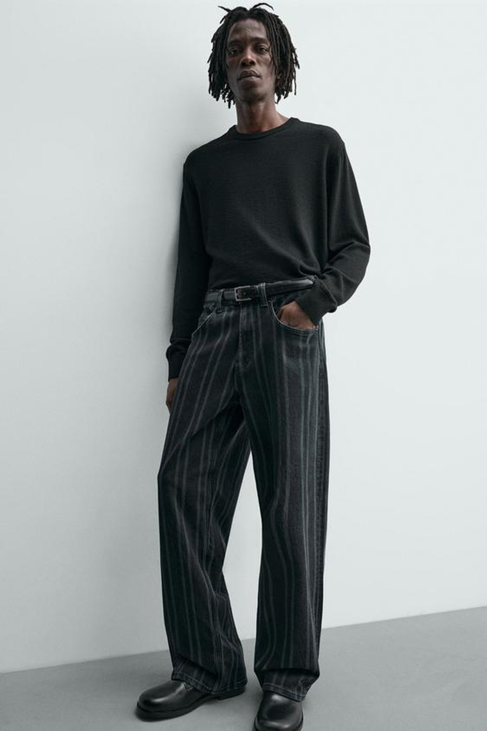 ZARA ДЖИНСЫ RELAXED FIT В ПОЛОСКУ, СИНИЙ