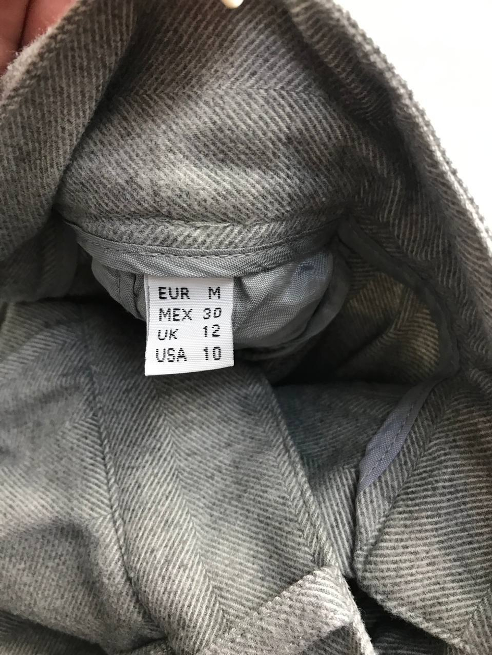 Брюки плотные, маркировка М, визуально на 46 размер