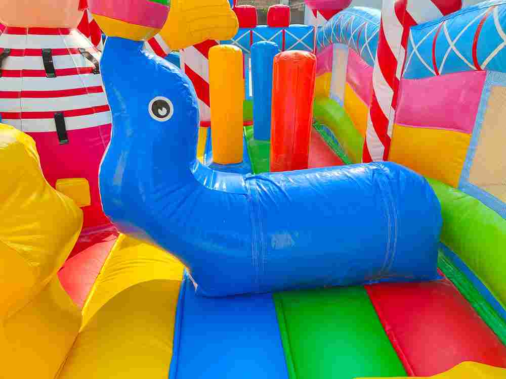 Коммерческий надувной батут «Парк развлечений 5» 12*6*7 м