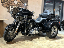 Tri Glide Ultra Harley-Davidson 2024 (Vivid Black)